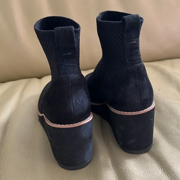 NWOT Eileen Fisher London Recycled Stretch Knit Bootie